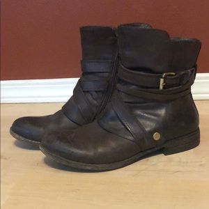 Miz Moos Brown distressed leather boots.